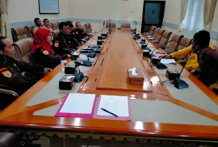 Komisi I DPRD Indramayu audiensi dengan LP-KPK bahas kerja sama pengawasan kinerja pemerintah daerah dan isu strategis di Indramayu.